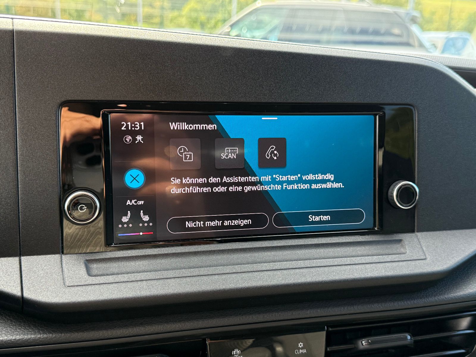 Fahrzeugabbildung Volkswagen Caddy California Maxi DSG ACC AHK LED Kam Sthz