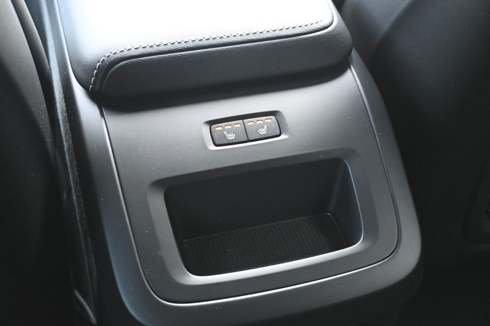 Fahrzeugabbildung Volvo XC60 B5 AWD Plus Dark*LED*H&K*CAM*BLIS*Google