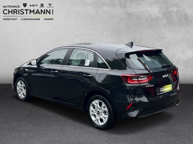 Fahrzeugabbildung Kia Ceed VISION 1.5 T-GDI DCT *KOMFORT-PLUS-PAKET*