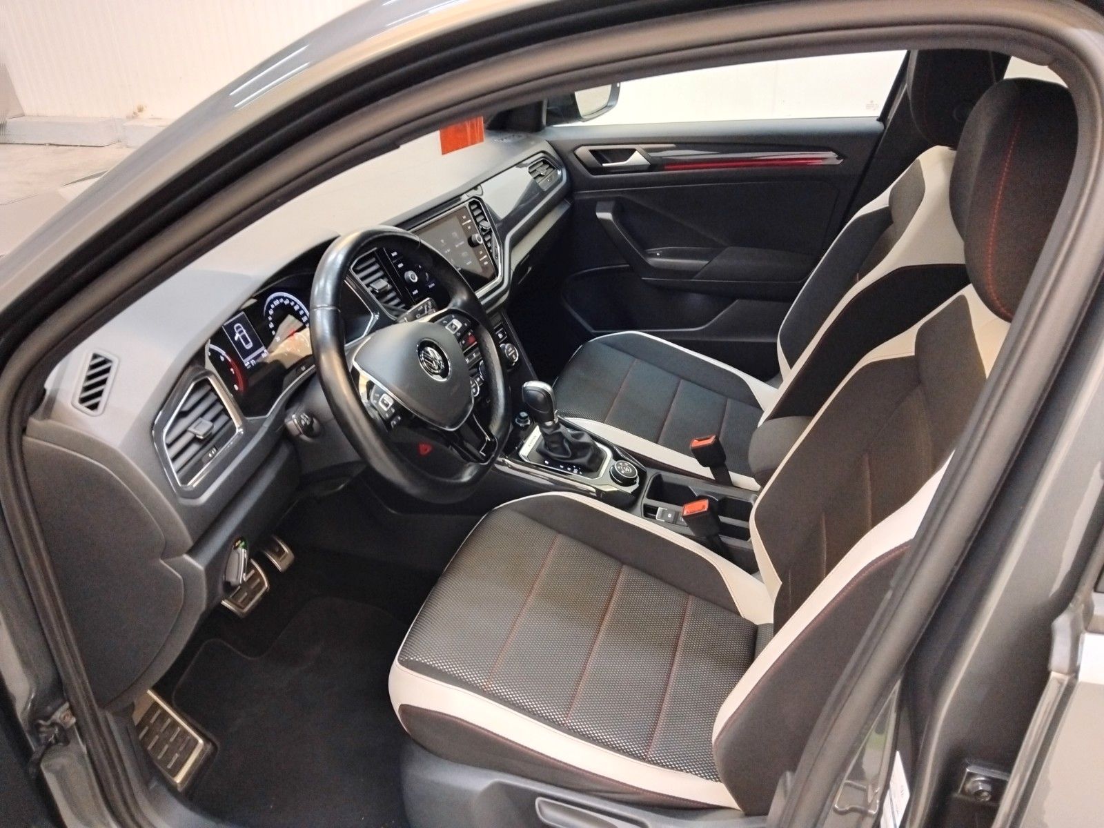 Vw T-Roc (06/2026, Benzin)