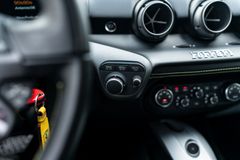 Fahrzeugabbildung Ferrari F12 Berlinetta Giallo Modena *MwSt./Scheckheft*