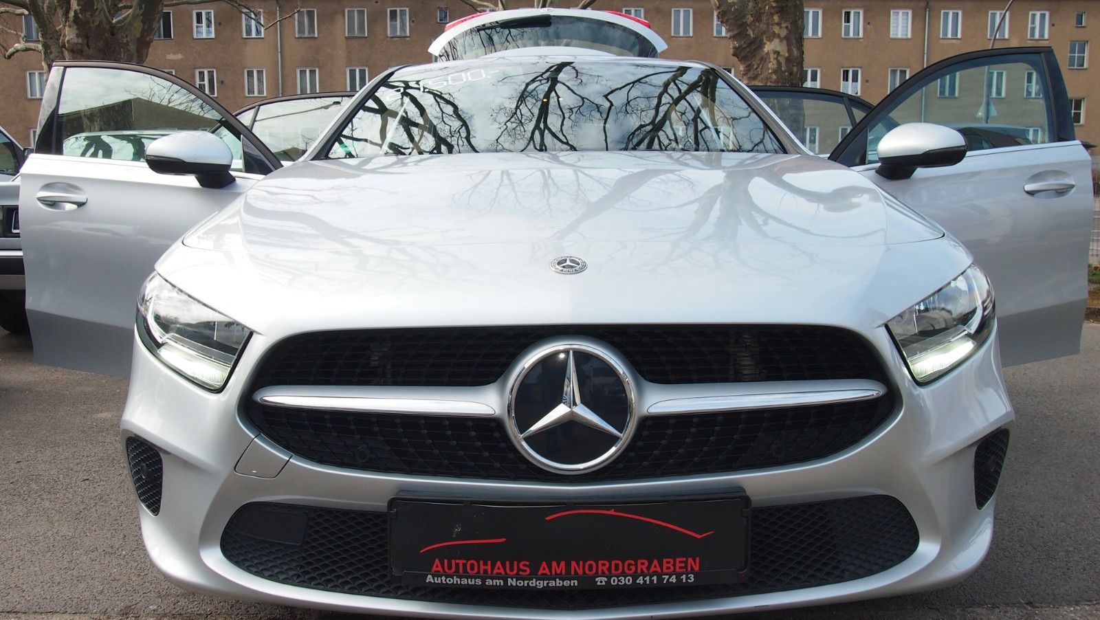 MERCEDES-BENZ A 180 NEUES MODEL !!!
