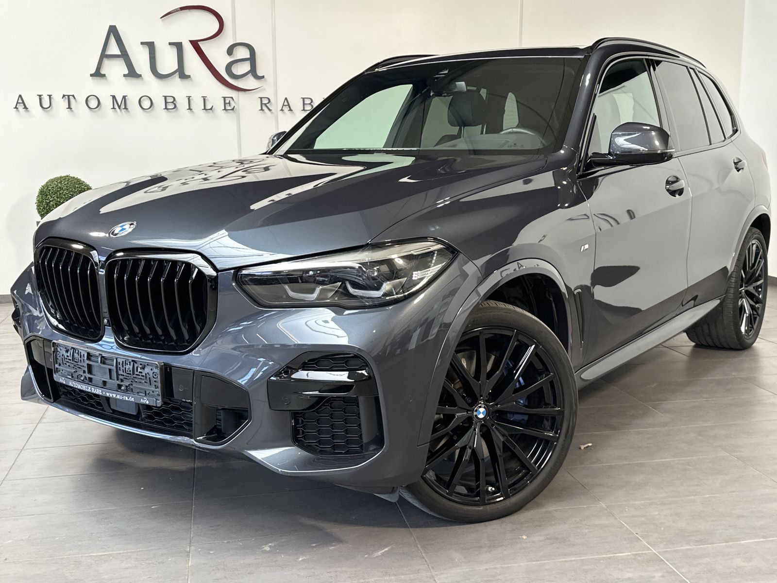 Fahrzeugabbildung BMW X5 xDrive40d M-Sport NAV+LED+PANO+BOWERS&WILKINS