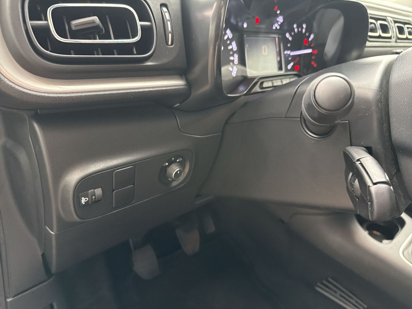 Fahrzeugabbildung Citroën C3 C-Series PureTech 82 1.2 LED Apple CarPlay An