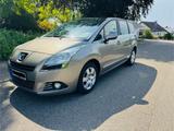 Peugeot Business-Line, Diesel, Klima, Panoramadach - Peugeot 5008 aus 2012