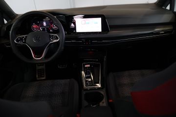Volkswagen Golf VIII GTI 2.0 TSI AID+CARPLAY+LED+AMBIENT