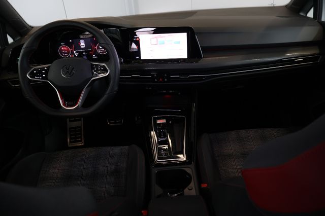 Volkswagen Golf VIII GTI 2.0 TSI AID+CARPLAY+LED+AMBIENT