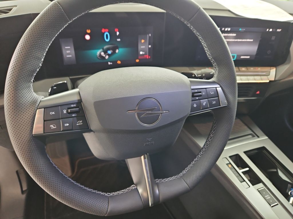 Fahrzeugabbildung Opel Astra Hybrid 107 kW Ultimate (L)