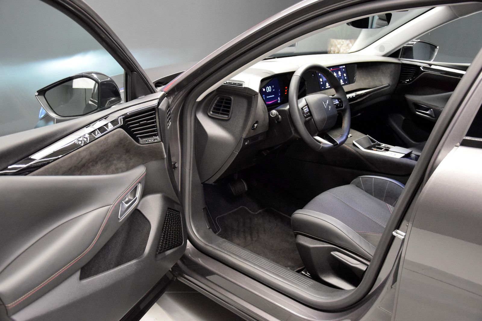 Fahrzeugabbildung DS Automobiles DS4 Performance Line Kamera Sitzheizung