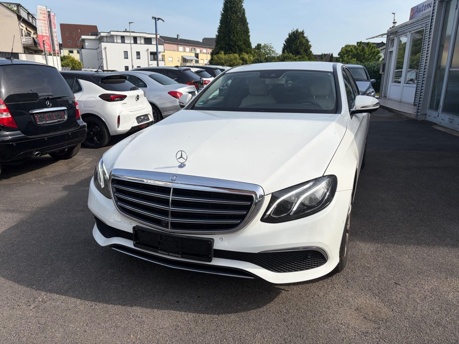 Mercedes-Benz E 220 d Lim.*Leder beige*Widescreen Tacho*Ambien