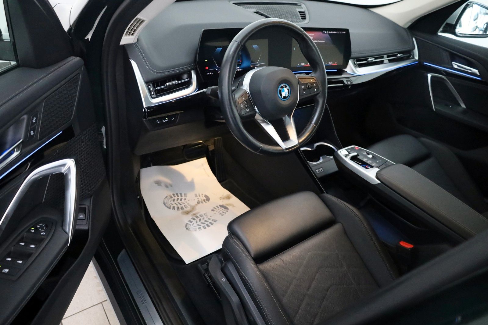 Fahrzeugabbildung BMW iX1 xDrive30 xLine,Leder,Navi,M Fahrwerk,Kamera