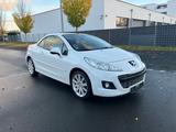 Peugeot 207 CC Cabrio-Coupe Platinum,1.Hand - Peugeot 207 Platinum mit Benzin-Antrieb