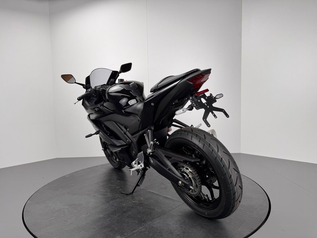 Fahrzeugabbildung Yamaha YZF-R3 *KURZES HECK *NEUWERTIG *100KM