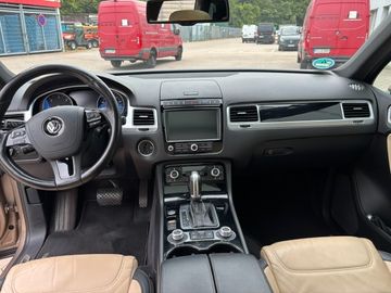 Volkswagen Touareg - 7