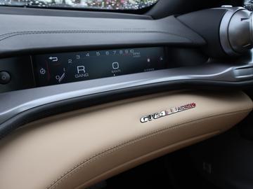 صورة مصغرة 19 لـ 2017 Ferrari GTC4LUSSO