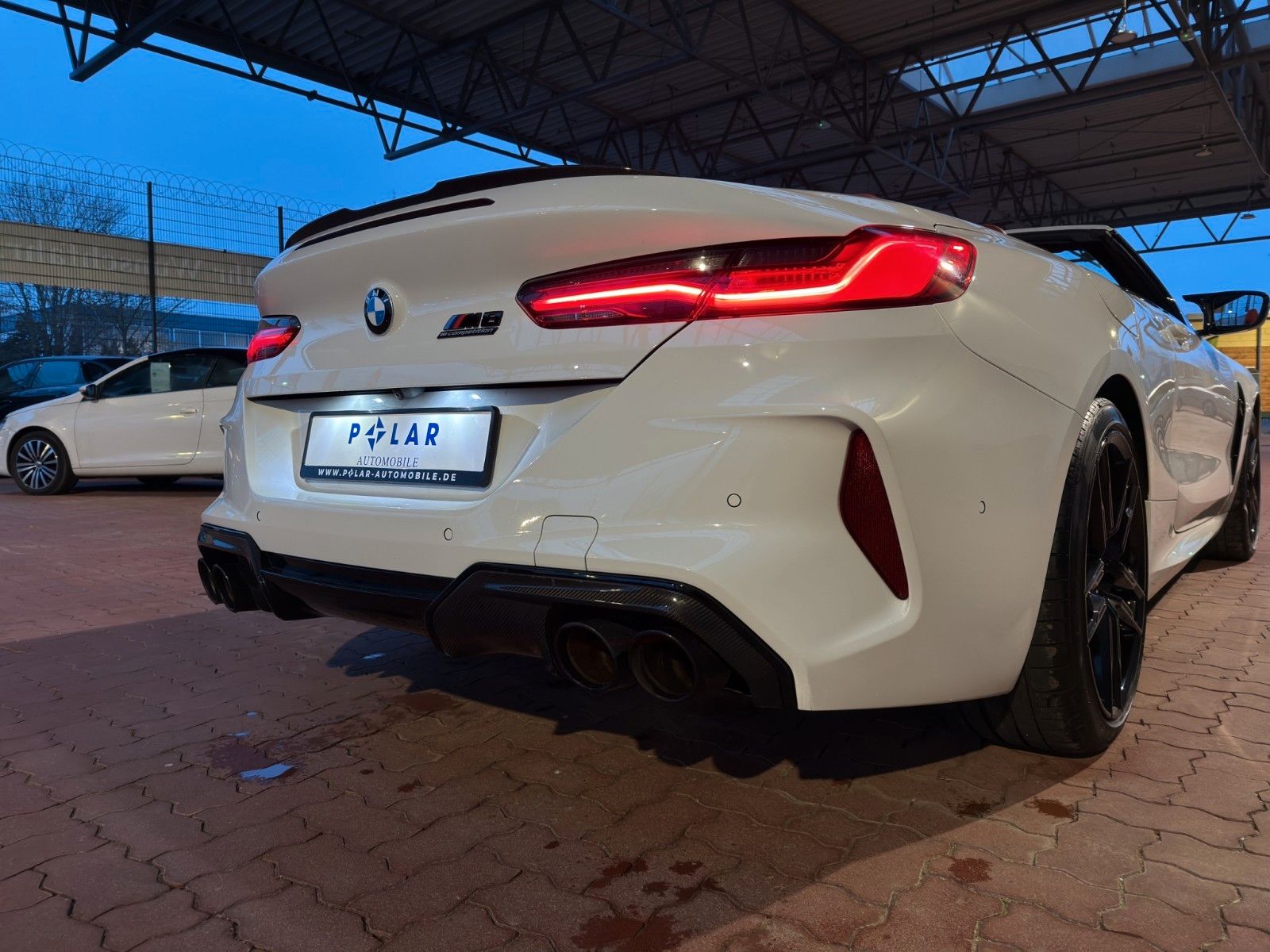 Fahrzeugabbildung BMW M8 Comp xDrive B&W/Keramik/SportAGA/Carbon/Laser