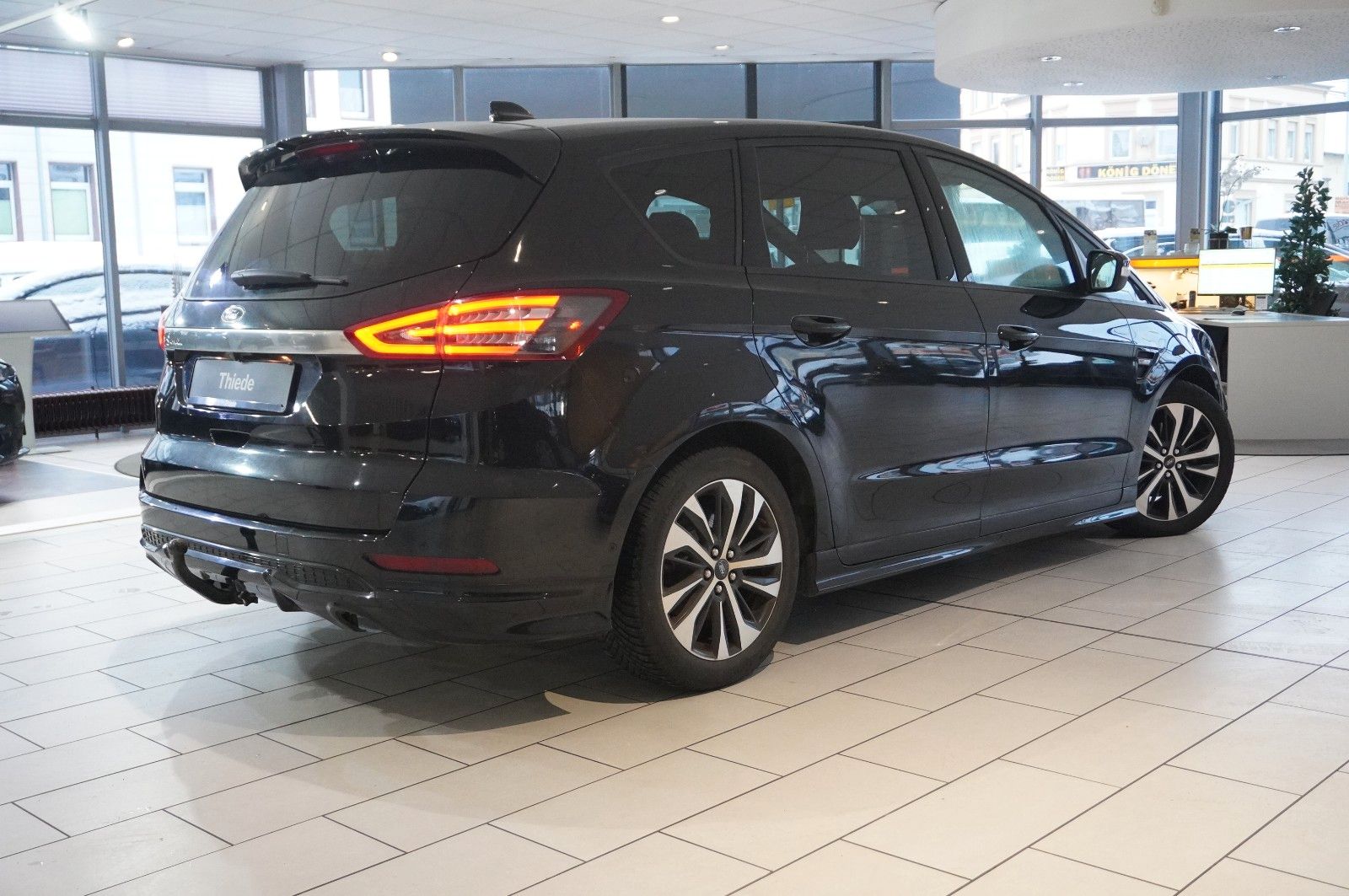 Fahrzeugabbildung Ford S-Max 2.0D ST LINE 7-SITZE NAVI/LED/KAMERA/AHK