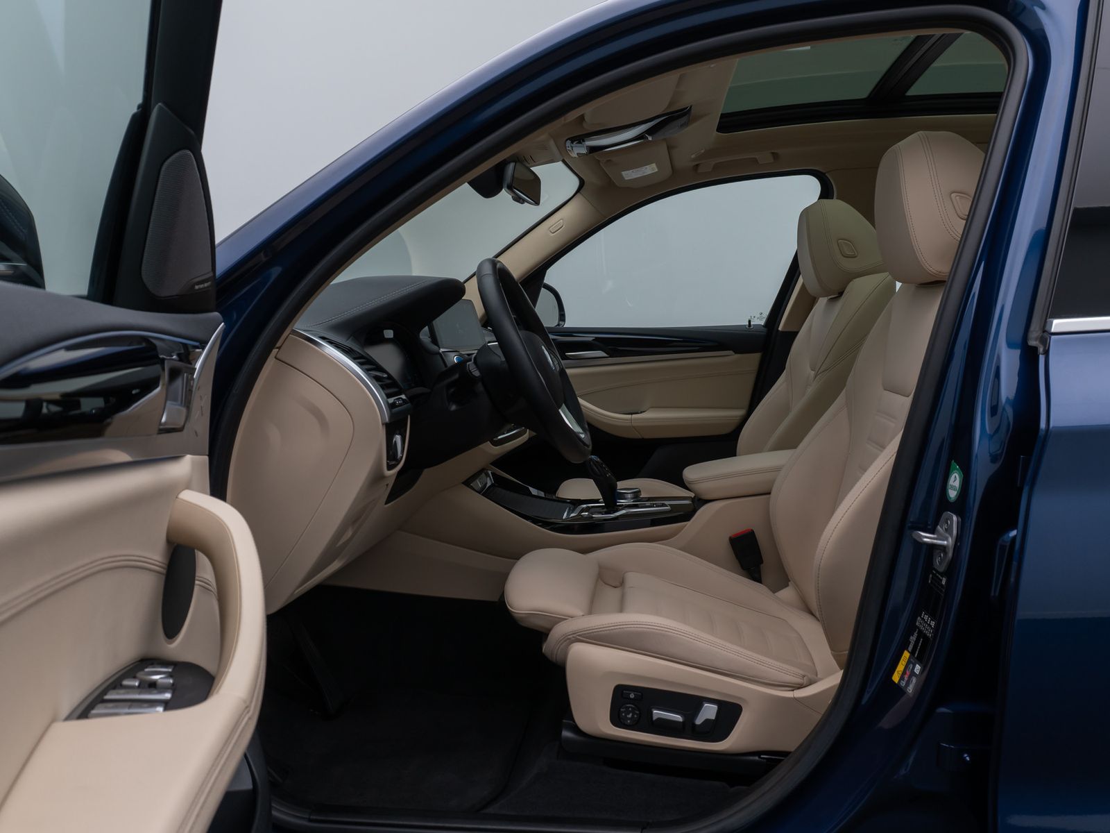 Fahrzeugabbildung BMW iX3 Impressive 360° ACC H/K Komfort DAB AHK 20"