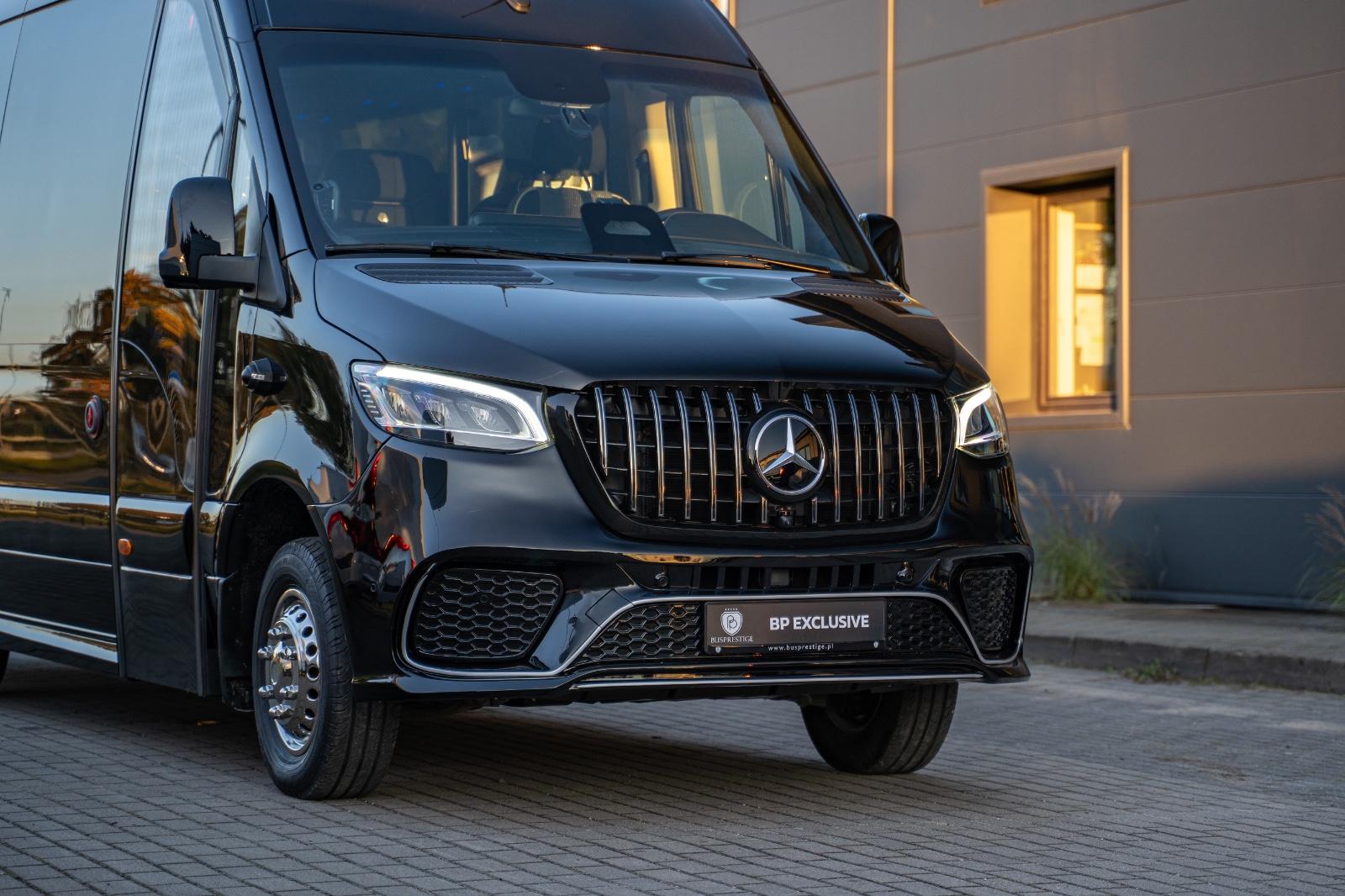 Mercedes-Benz Sprinter 519 XXL Luxury Panorama Bus