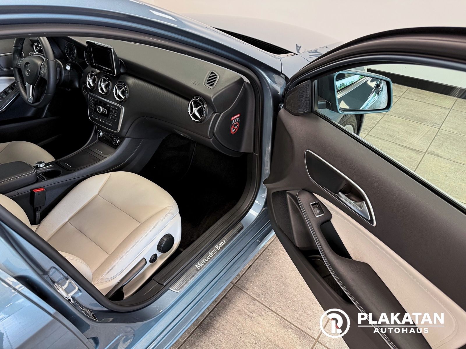 Fahrzeugabbildung Mercedes-Benz A 180 Style Bi-Xenon 1Hand MB-Service