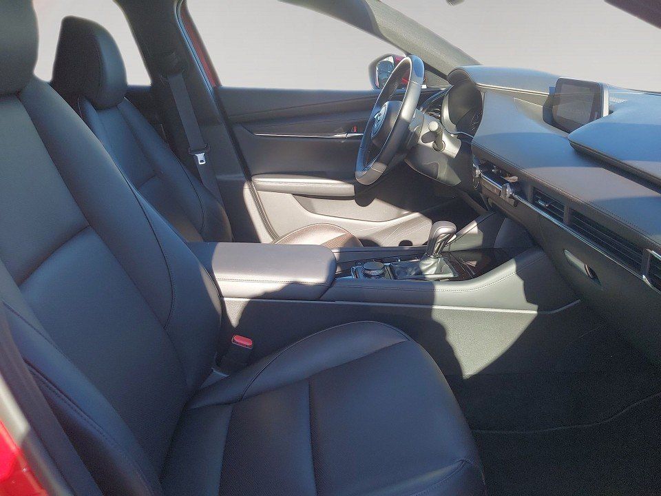 Fahrzeugabbildung Mazda 3 X 2.0i 186PS A/T SELECTION DES-P PRE-P LED-S