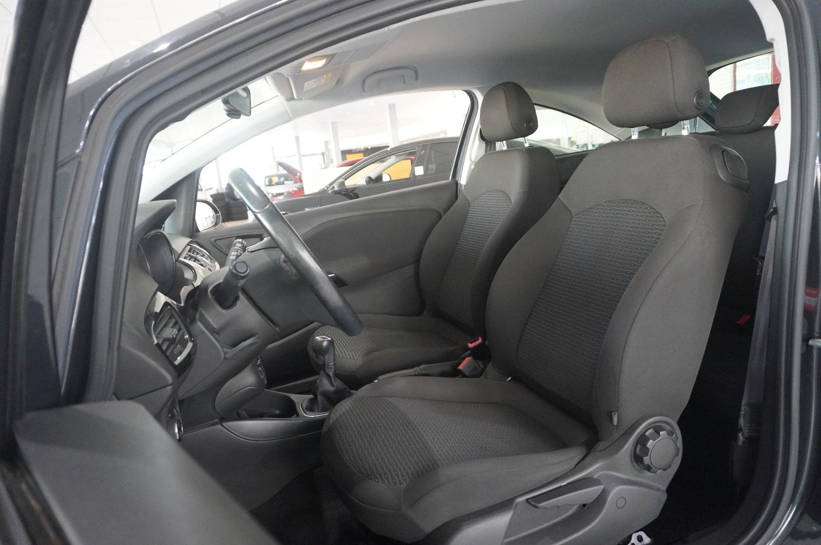 Fahrzeugabbildung Opel Corsa E 1.4T DRIVE 3-TÜR KLIMA/SHZ/PDC/TEMP./LHZ