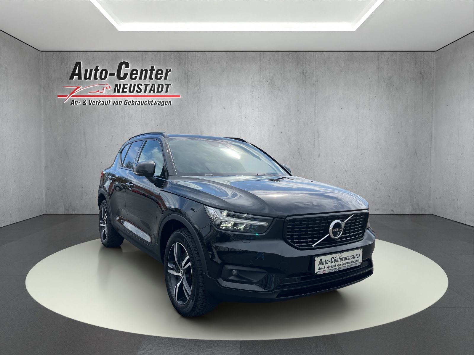 Volvo XC 40 R Design AWD AHK 360° LED H&K CARPLAY