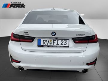 BMW 320i xDrive Limousine Sport Line DAB LED Shz