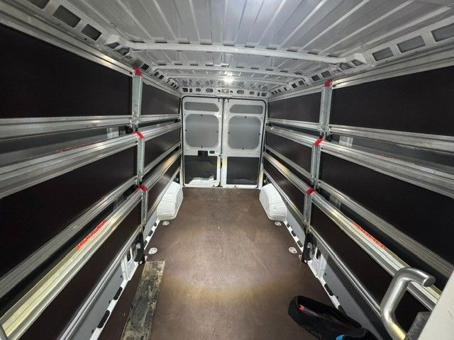 Fahrzeugabbildung Fiat Ducato 33 140 L3H2 RS: 4035 mm