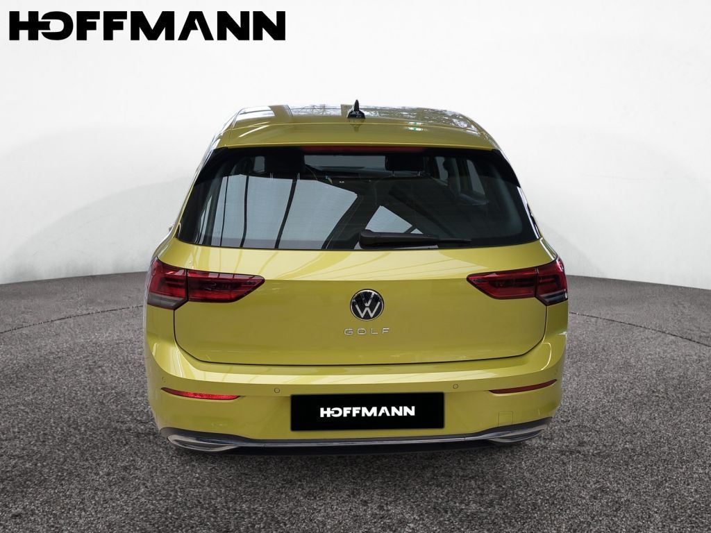 Fahrzeugabbildung Volkswagen Golf 1.5 TSI Style Panorama ACC Licht&Sicht