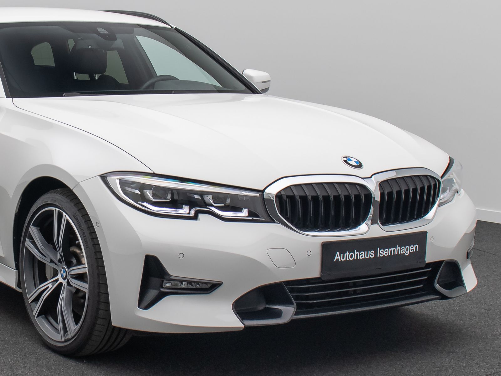 Fahrzeugabbildung BMW 330i Sport Line DAB Alarm MSport Lenkrhzg 19Zoll