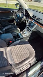Volkswagen Passat - 8