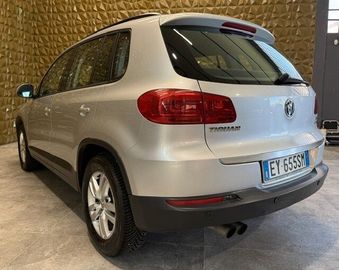 Volkswagen Tiguan - 11