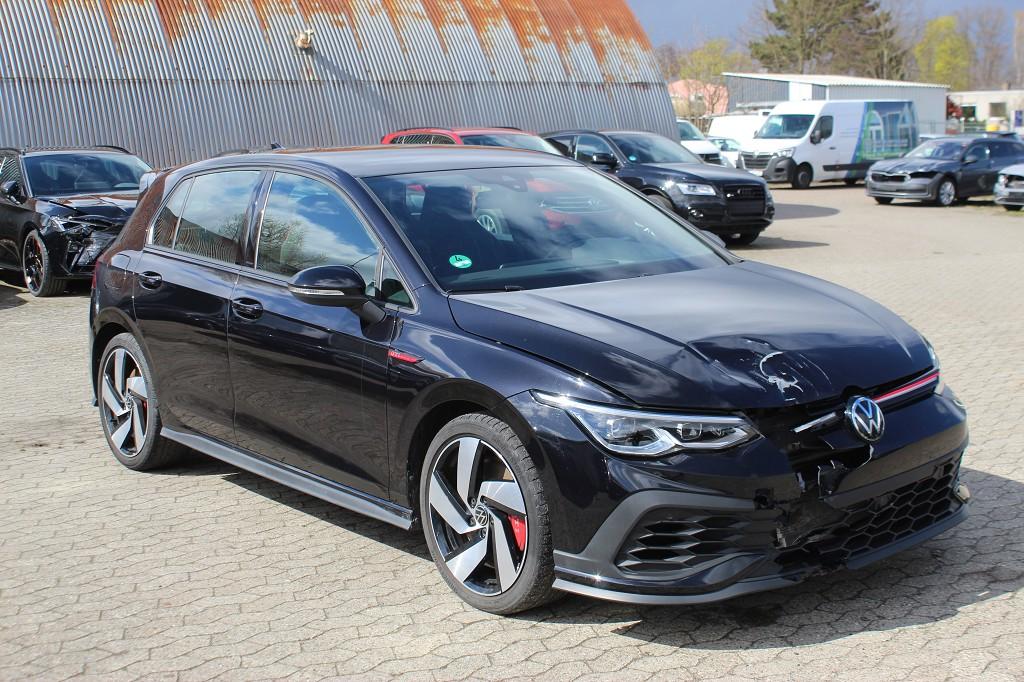 Volkswagen Golf VIII 2.0 TSI DSG GTI Clubsport LED 19 Zoll