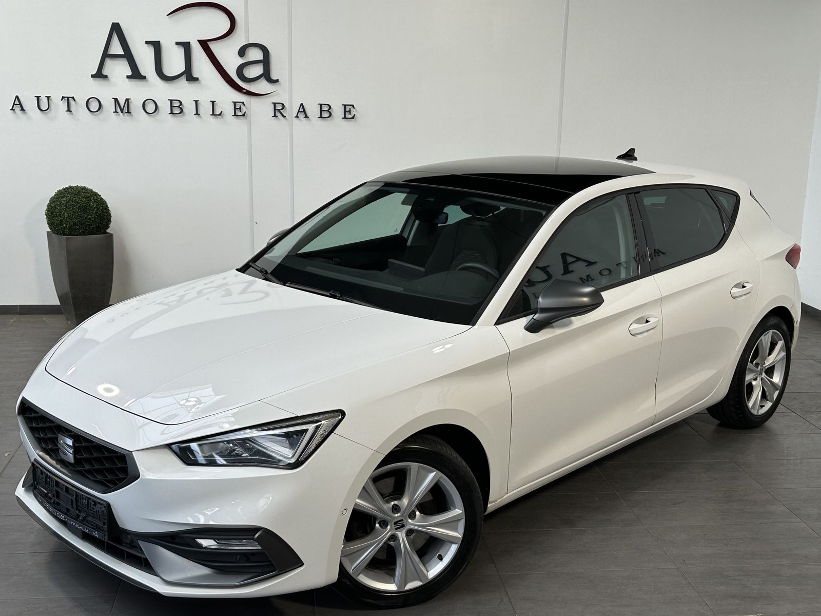 Fahrzeugabbildung SEAT Leon 2.0 TDI DSG FR NAV+LED+AHK+ACC+PANO+BEATS