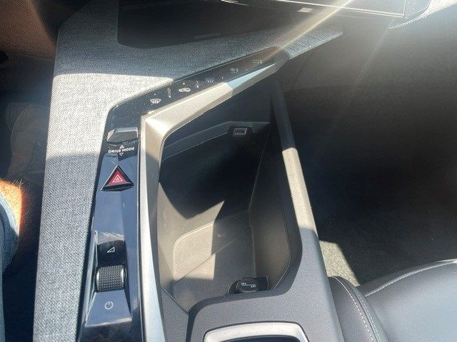 Fahrzeugabbildung Peugeot 3008 Allure MildHybrid 145 E-DSC6