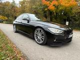 BMW F30 330d M Paket - BMW 330 aus 2013 mit Diesel-Antrieb: Limousine