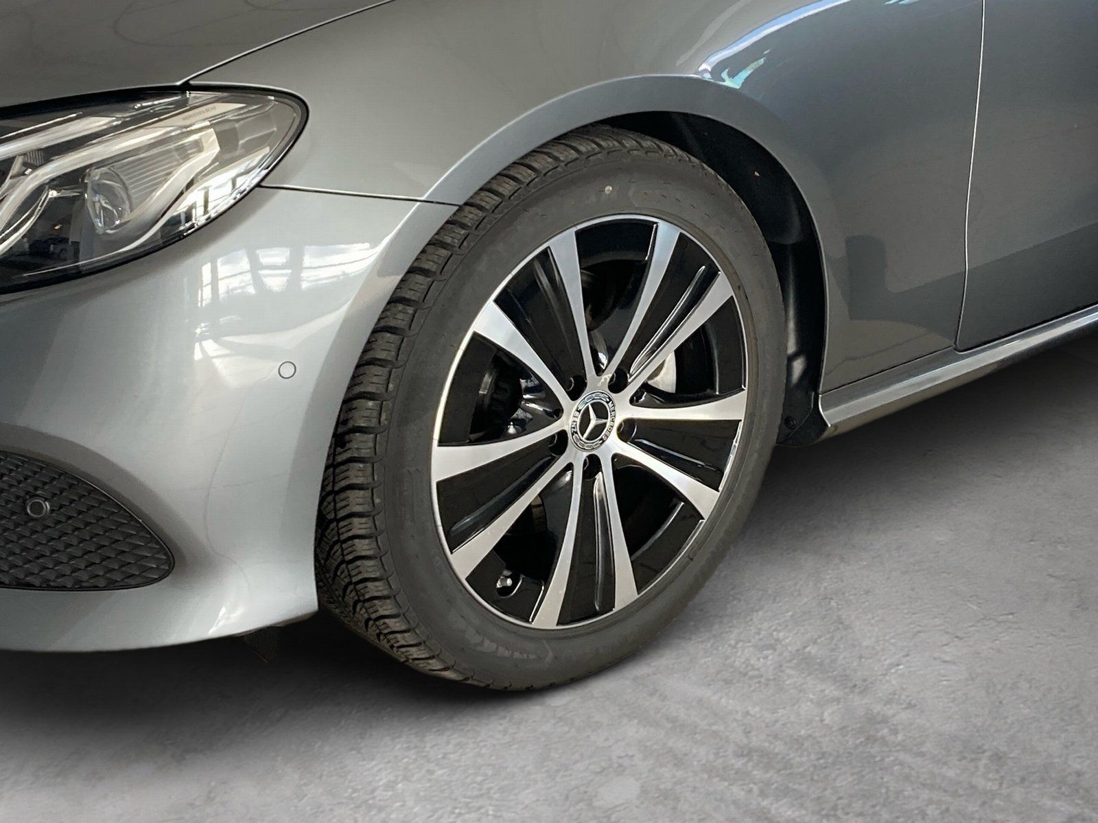 Fahrzeugabbildung Mercedes-Benz E 200 Avantgarde*Totwinkel*Kamera*LED*Park-Pilot