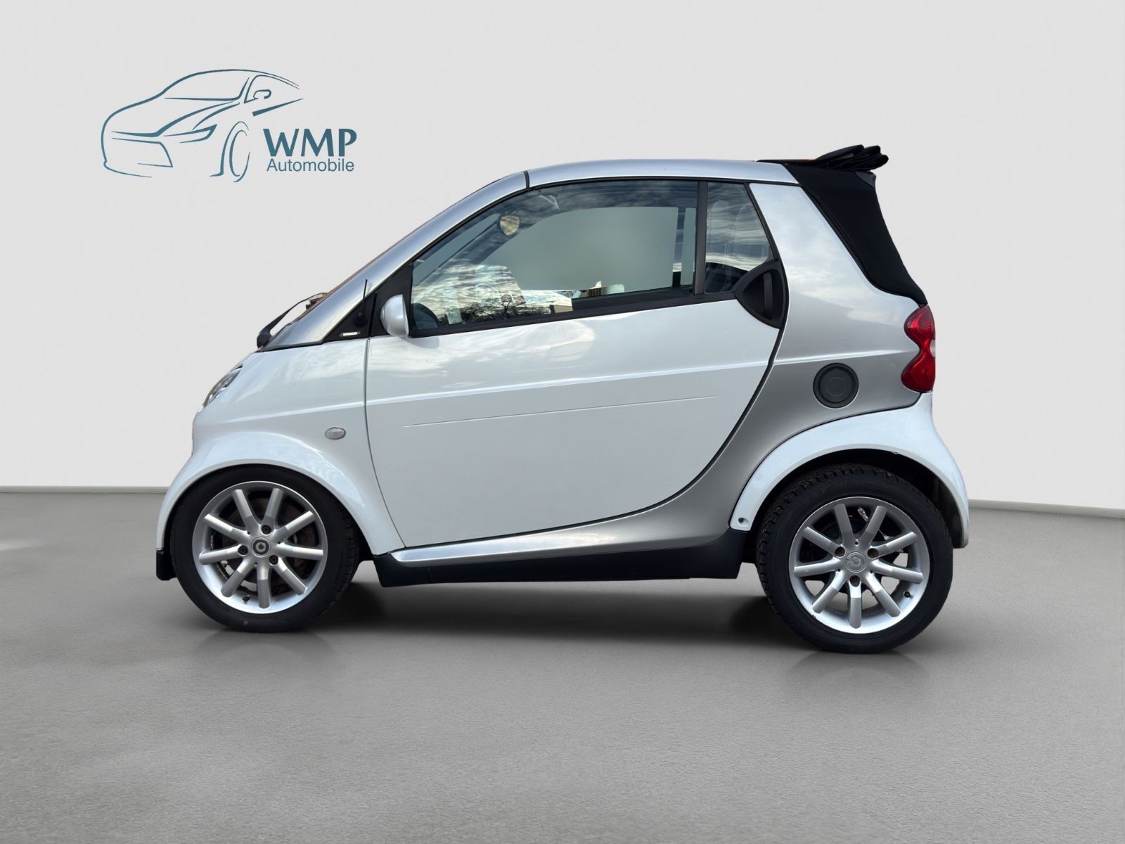 Fahrzeugabbildung Smart ForTwo cabrio Basis/Klimaanlage/Radio/TÜV
