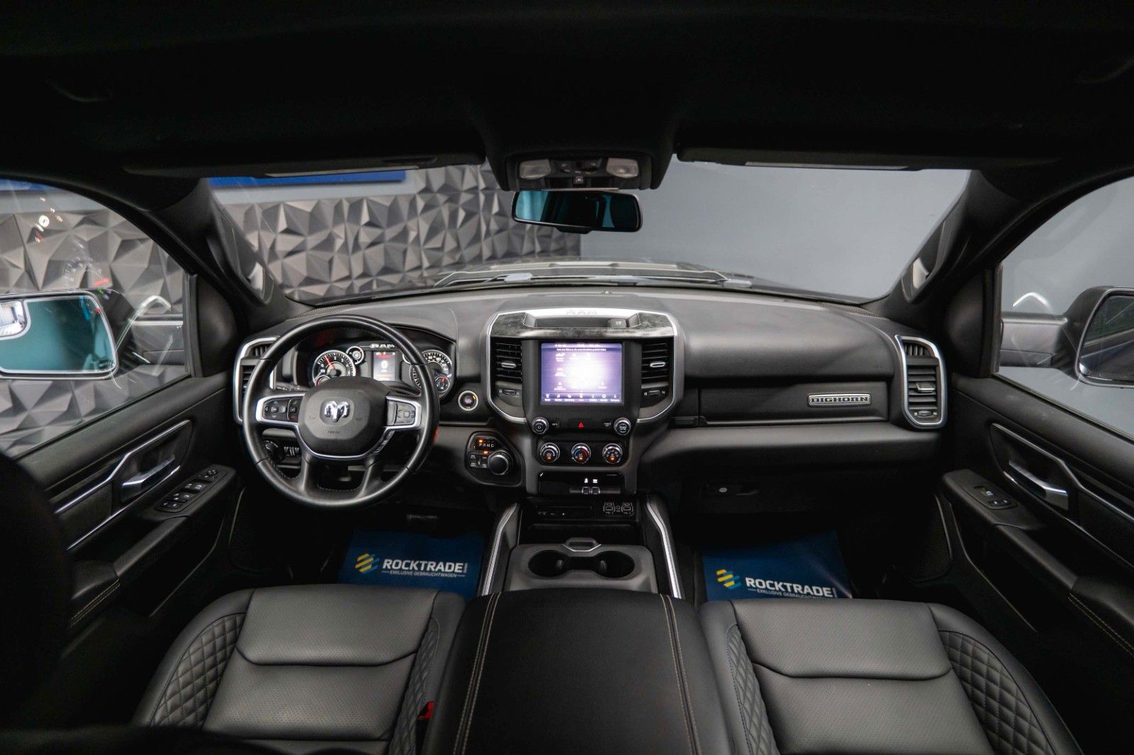 Fahrzeugabbildung Dodge RAM 5.7 V8 HEMI 4x4 OFFROAD Night Limited 19%