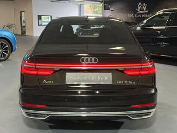 Audi A8 - 4
