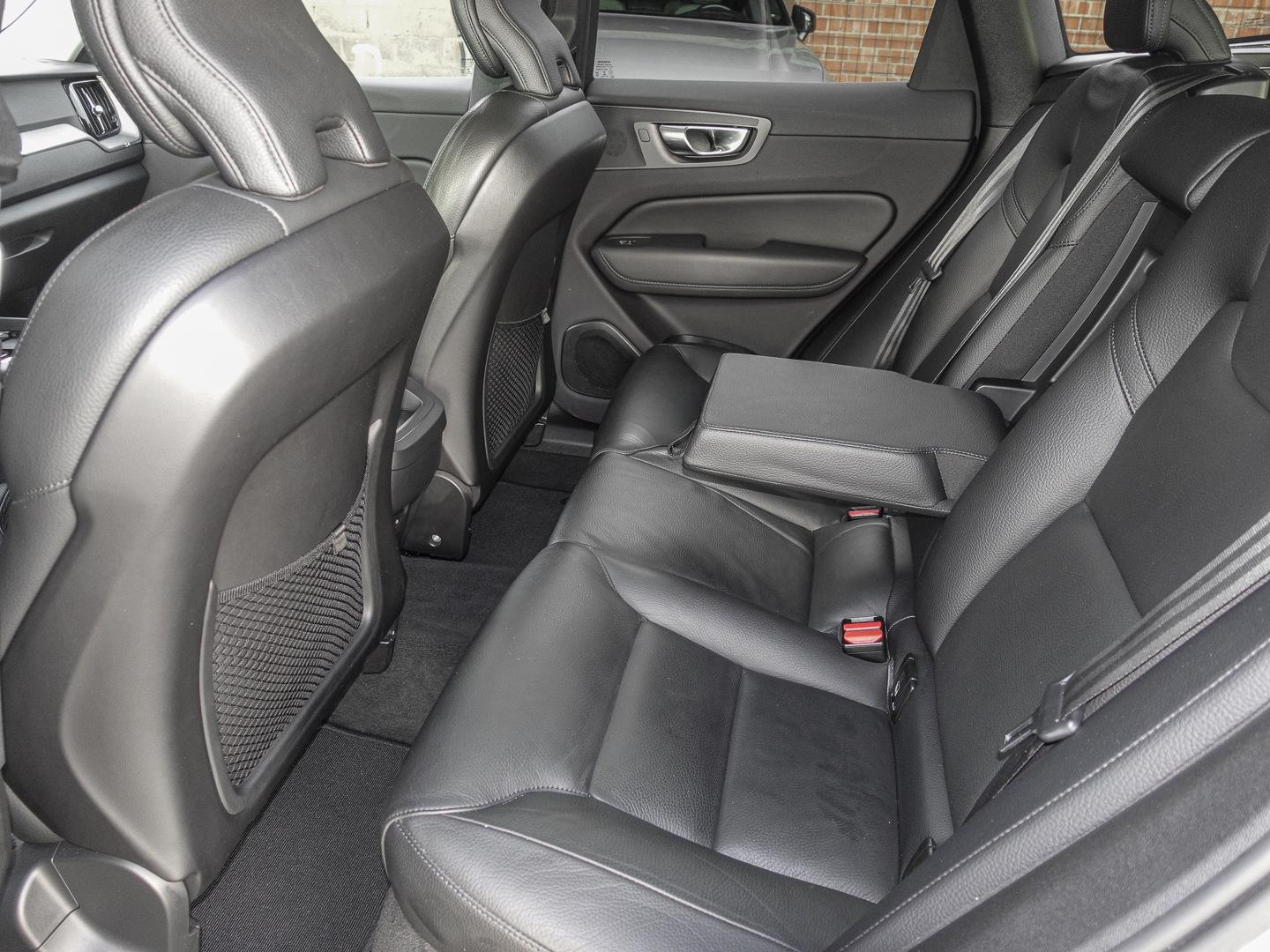 Volvo XC60 Core 2WD B4 Benzin EU6d Digitales Cockpit M