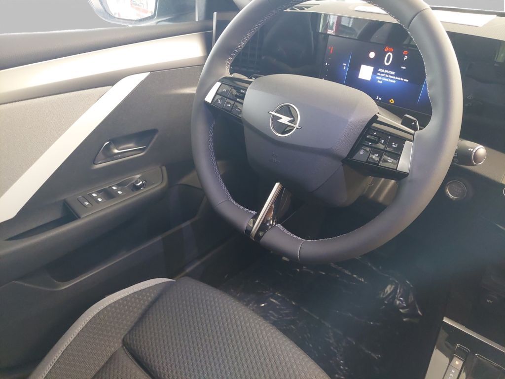 Fahrzeugabbildung Opel Astra 1.5 D Automatik Enjoy (L) Shz. Lkrhz.