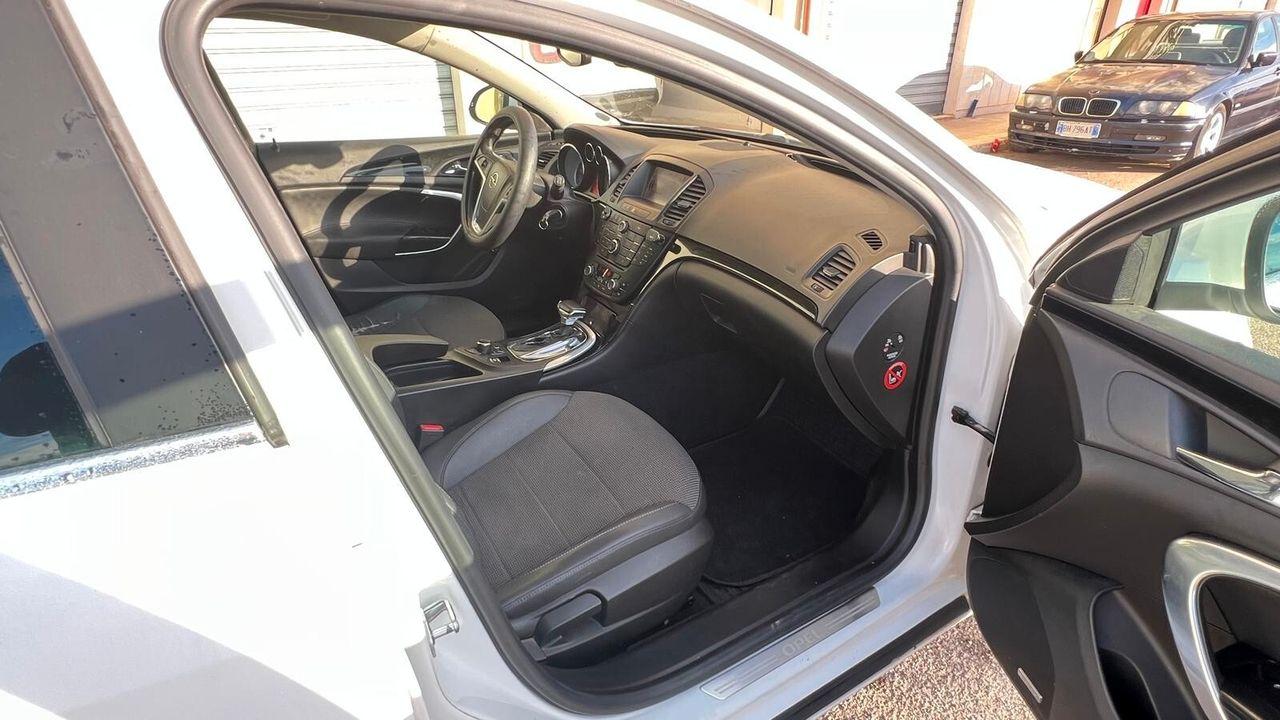 Opel Insignia 2010 — photo 13