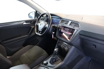 Volkswagen Tiguan R-LINE 2.0 TDI 4M AID+ACC+SIDE+PANO+AHK