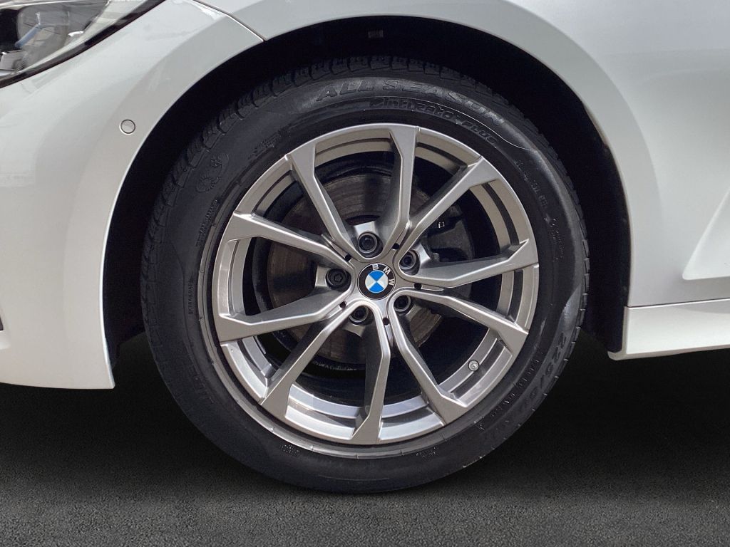 BMW 320i Aut. Sport Line Laserlicht* HiFi* SHZ* foto 8