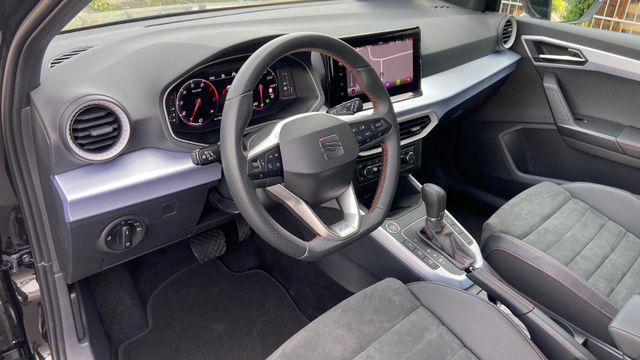 Fahrzeugabbildung Seat Arona 1.0TSi FR Autom. NAVI+RFK, PDC, Mod. 2024