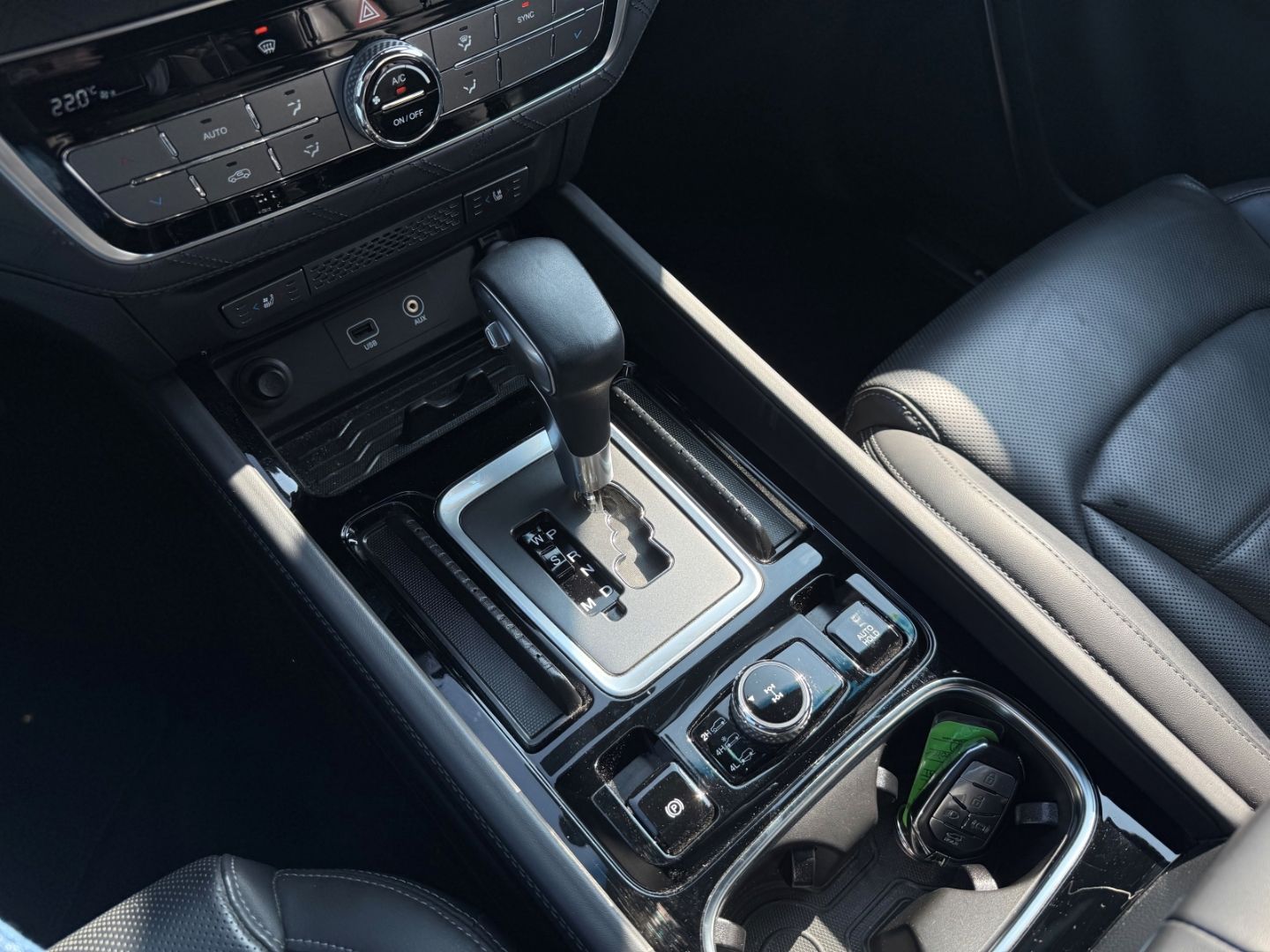 Fahrzeugabbildung KGM Rexton 2.2 AWD AT Sapphire Leder+SHZ+LHZ+Kamera
