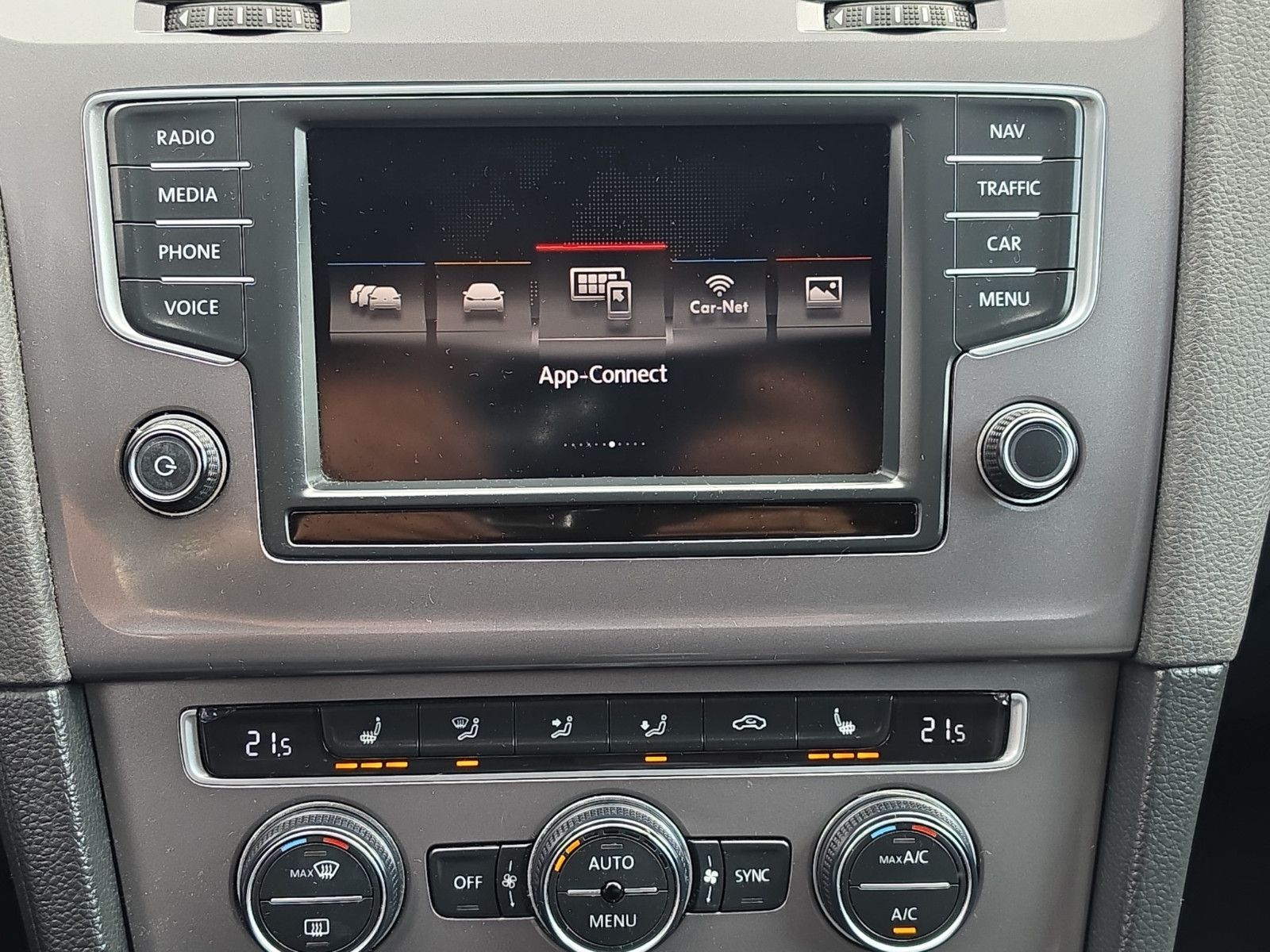 Fahrzeugabbildung Volkswagen Golf VII Variant Trendline BMT NAVI KLIMA SHZ