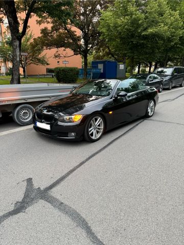 BMW 320i Cabrio - Vollausstattung 